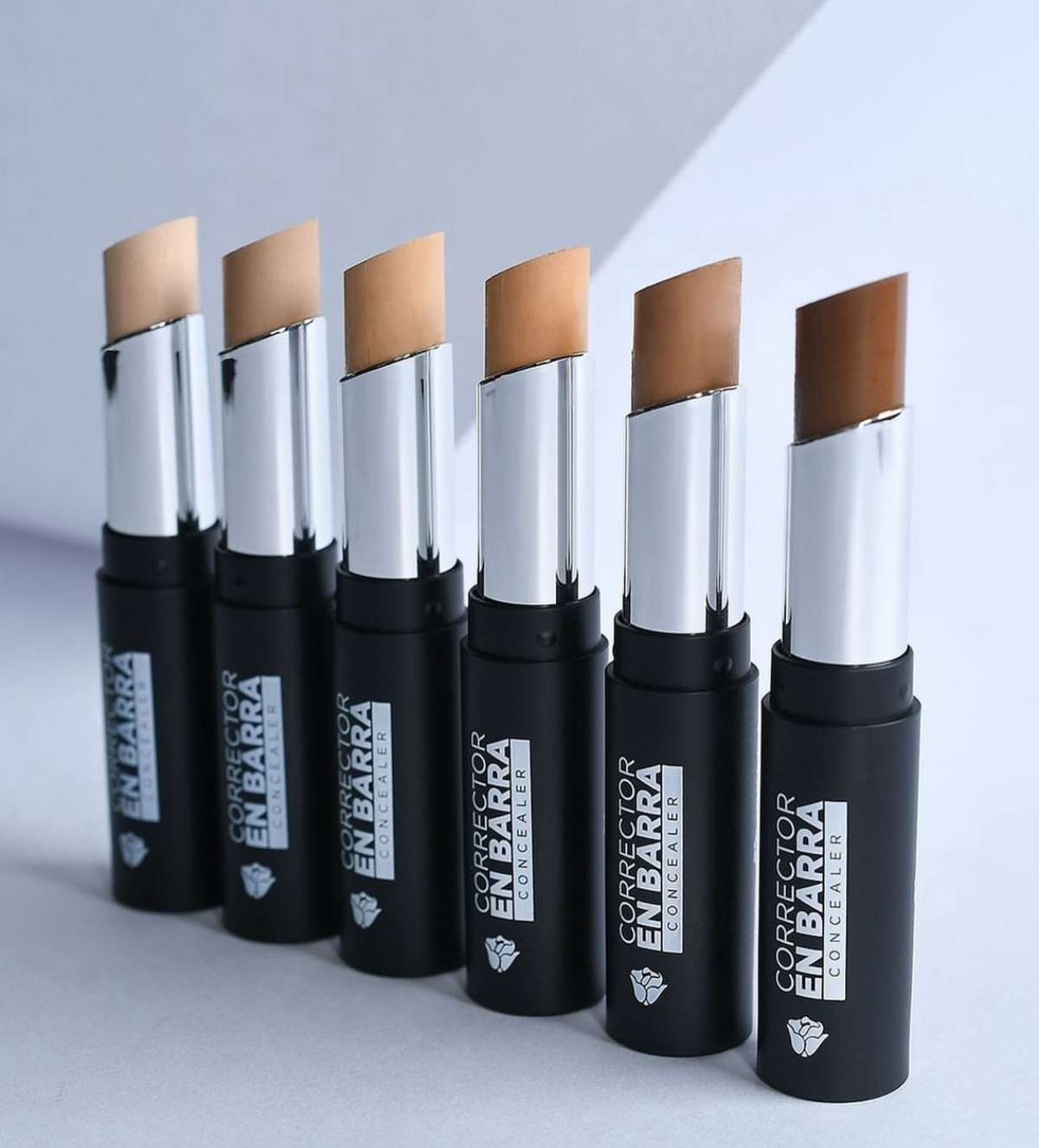 CORRECTOR EN BARRA DOLCE BELLA