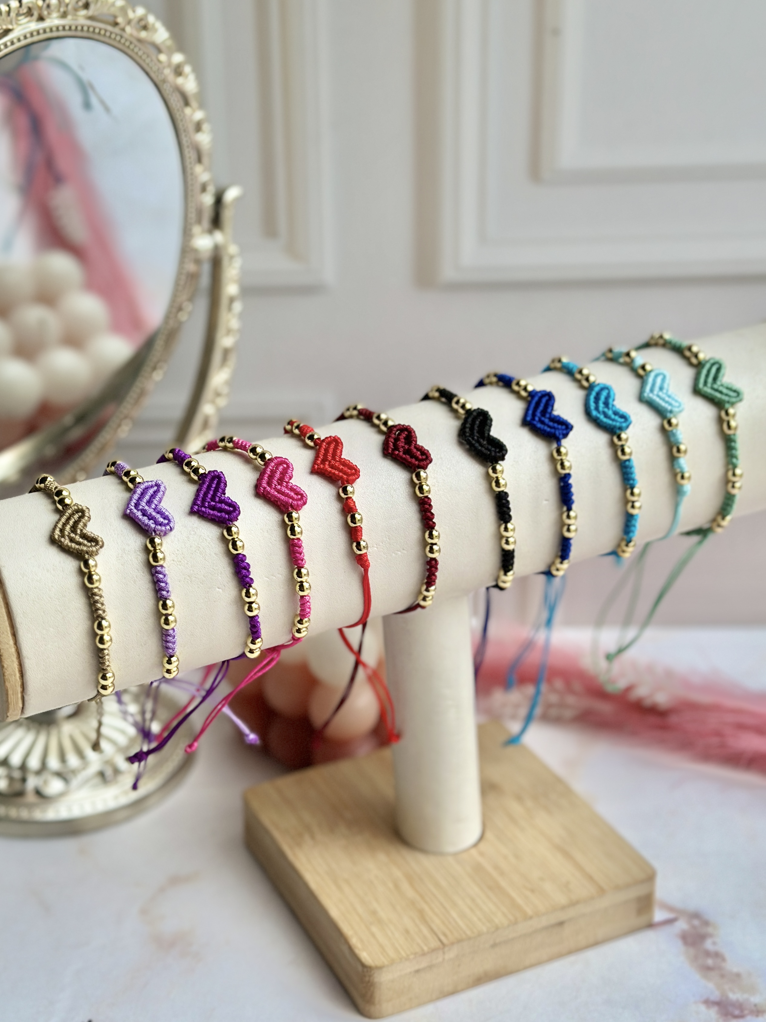 Pulsera de corazon tejida 