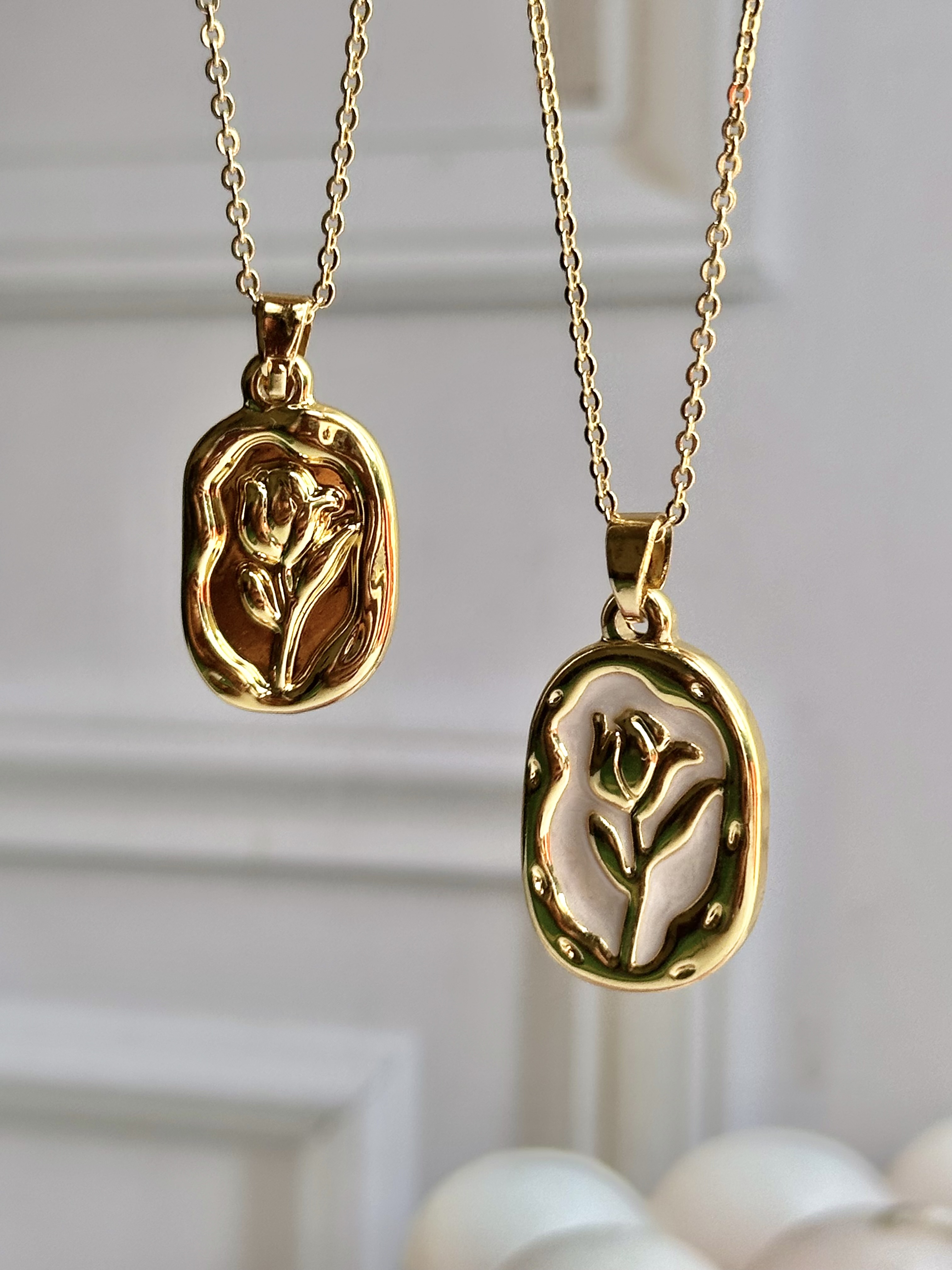 Collares medallita de flor