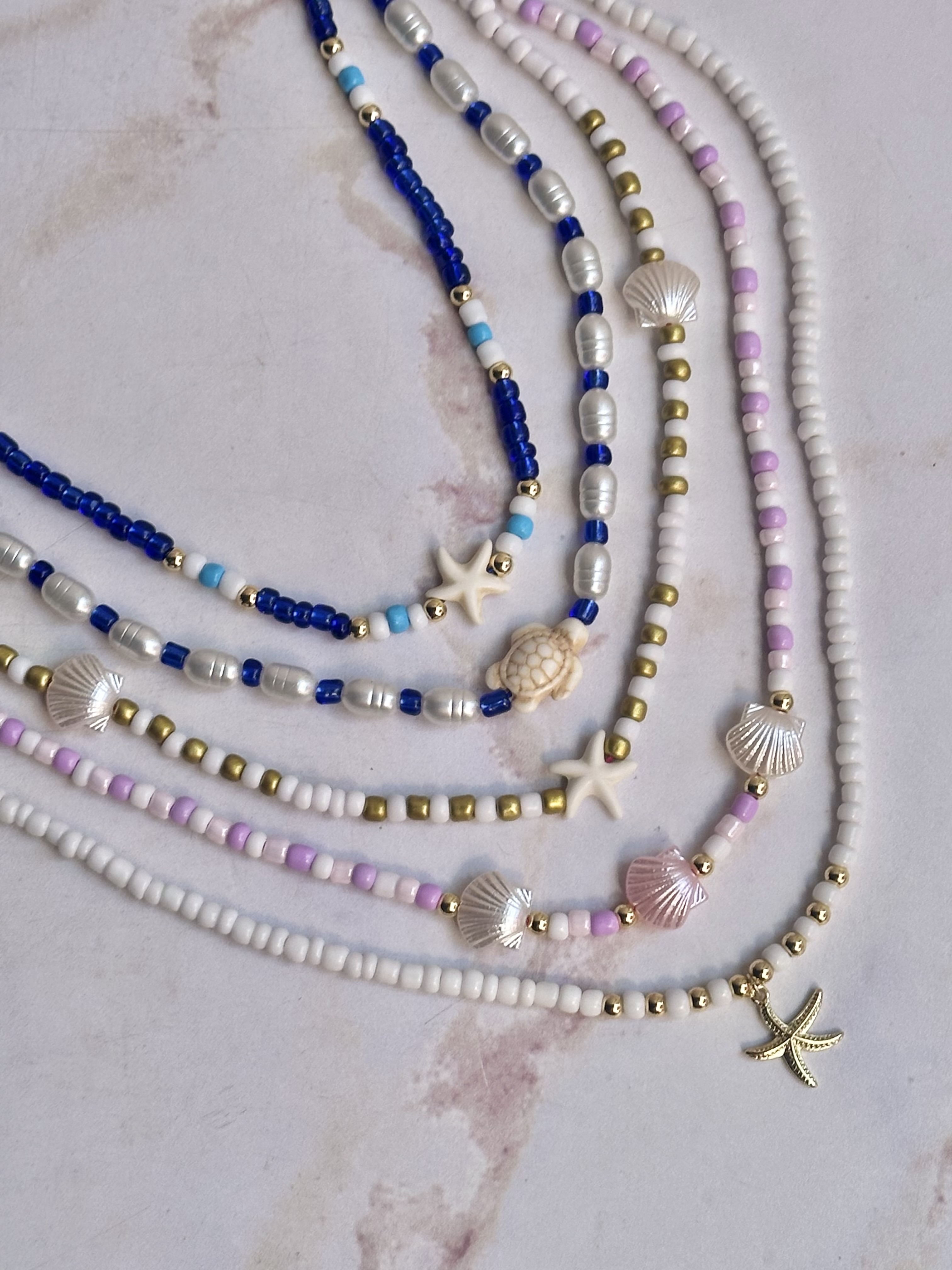 Collares de mostacilla playeros 