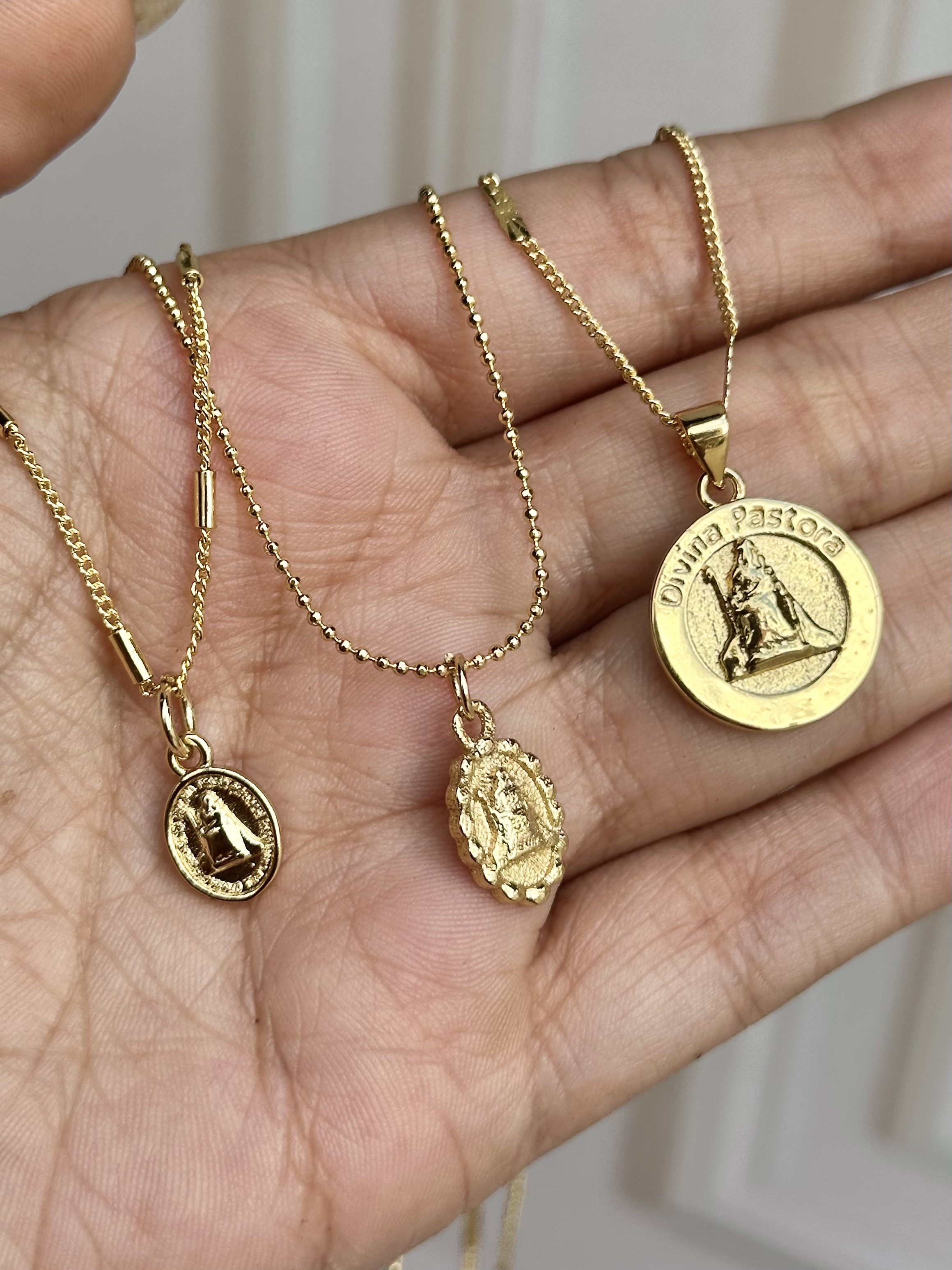 Collares Divina Pastora básicas 
