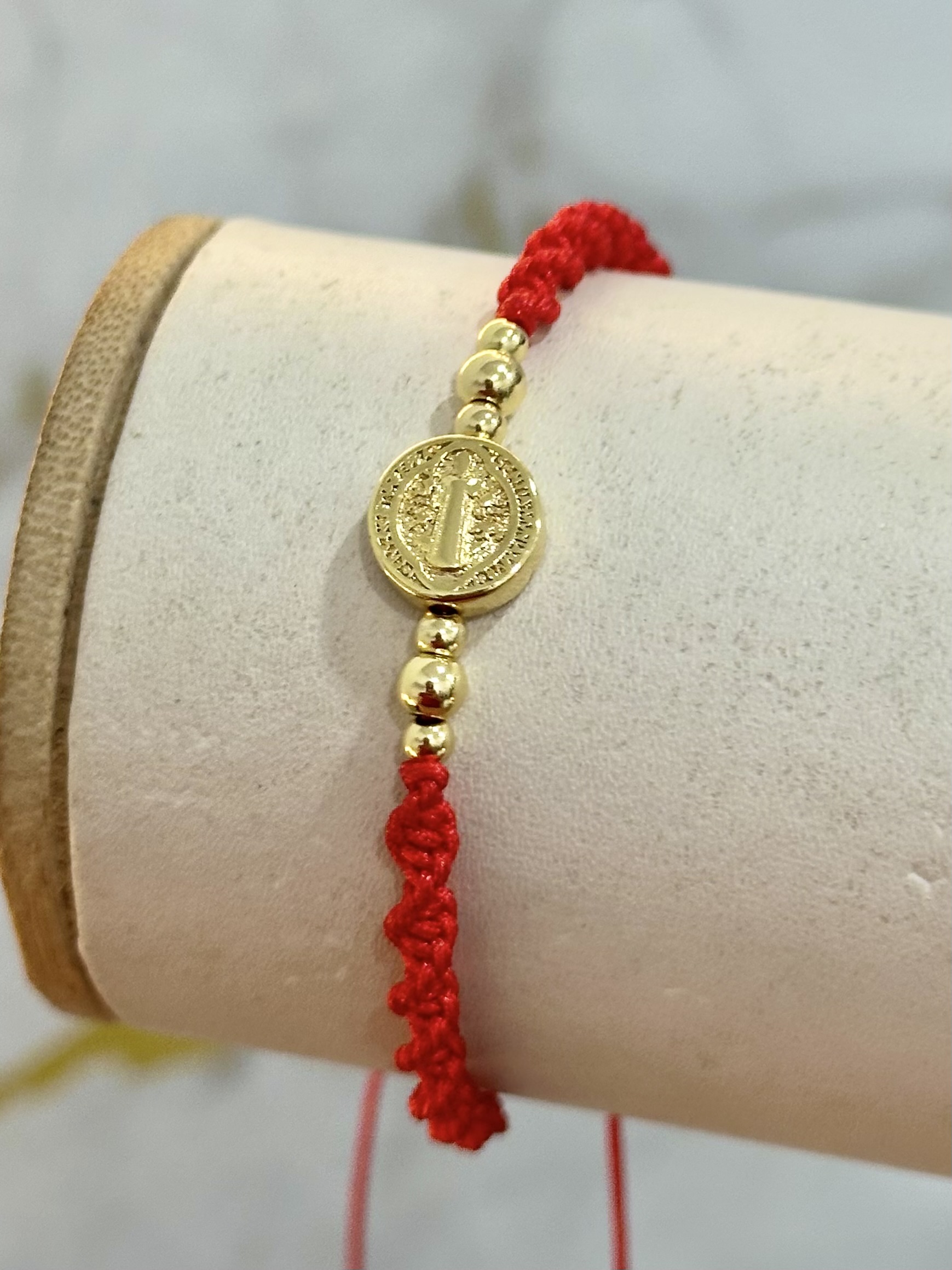 Pulsera Tejida de San Benito