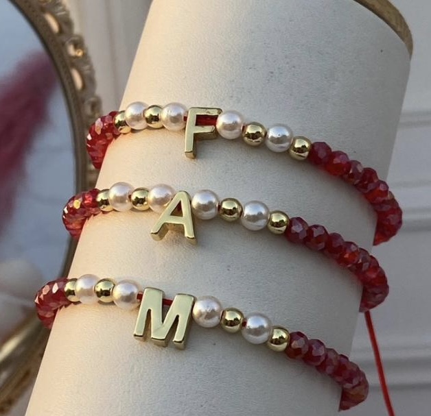 Pulsera de cristal con iniciales 