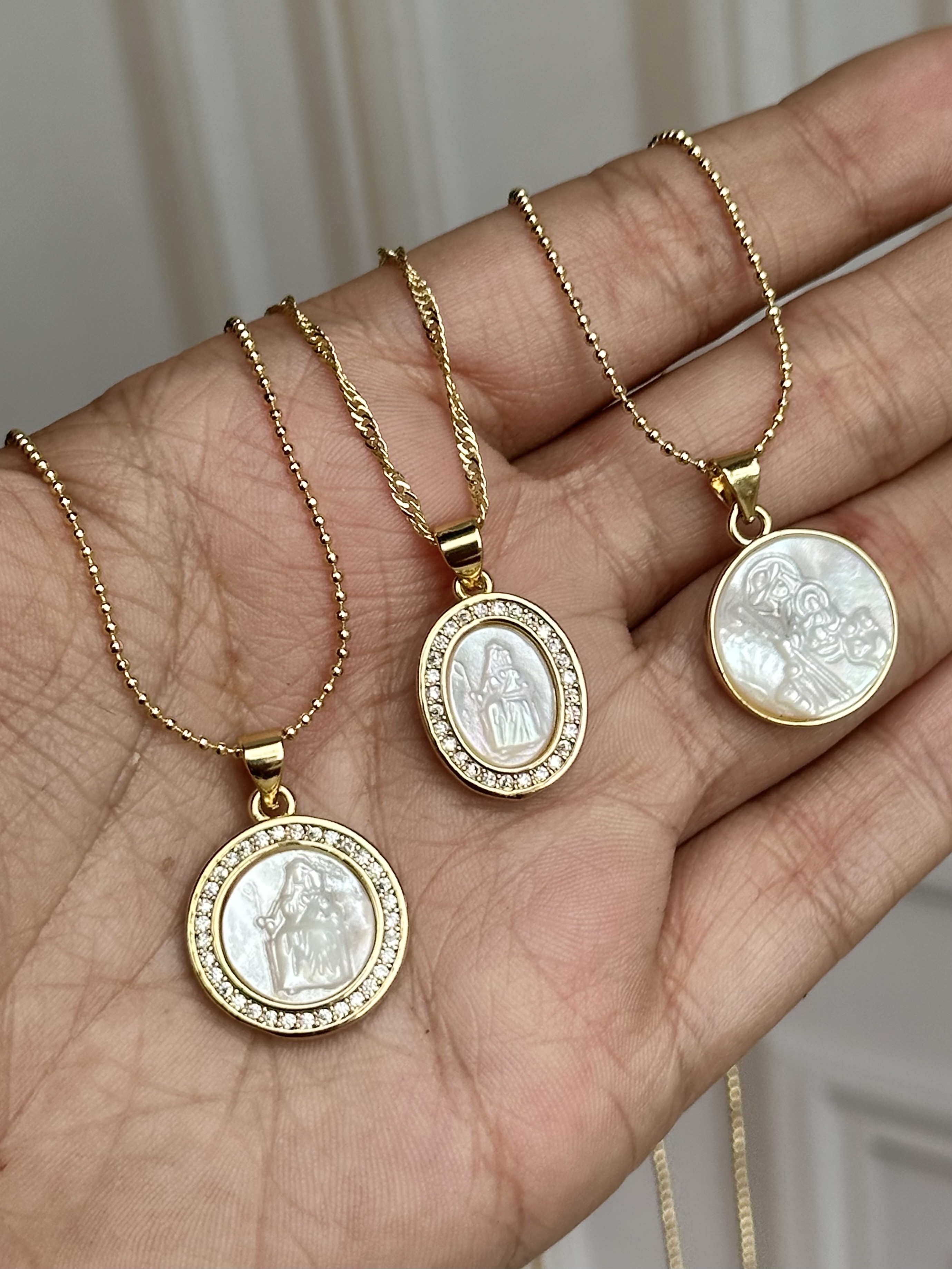 Collares Divina Pastora Nácar 